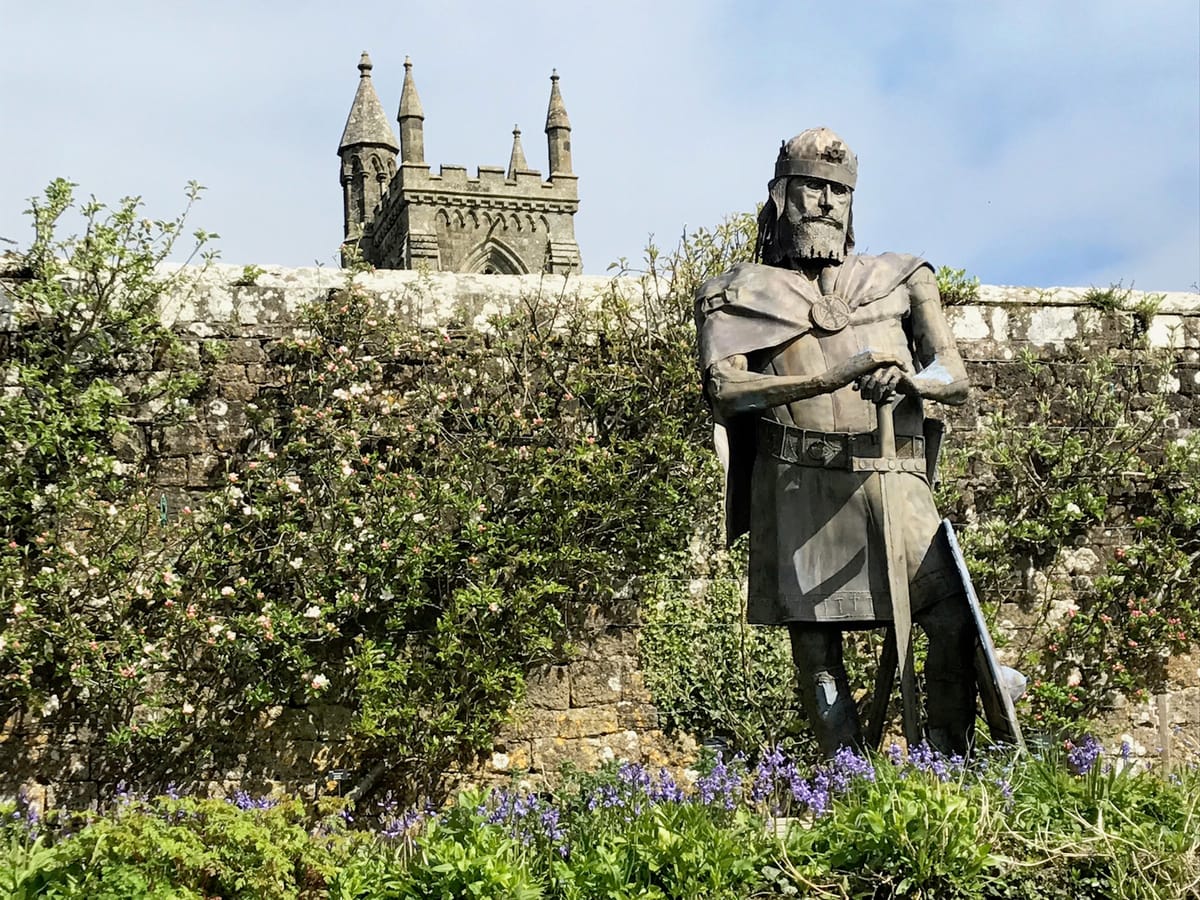 King Alfred statue, Shaftesbury Abbey